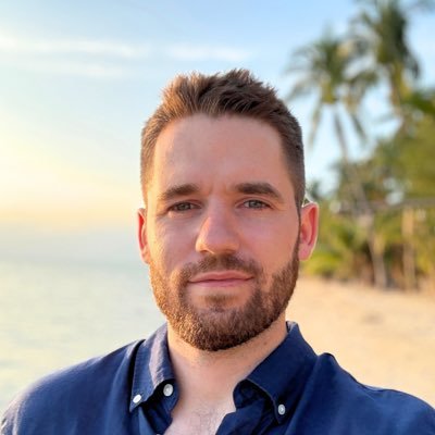 Sold my ecom brand & moved to an island. Full-time investor. Writing about business, money & whatever I like. Content in 🇫🇷