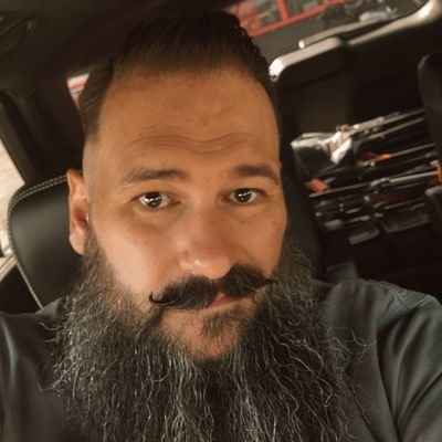 A guy, his beard, his daughters, and his adventures into the unknown future. 🤷♂️🍻🤘🏾