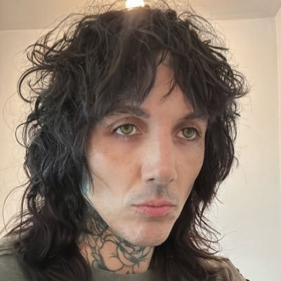 괜찮아우리가아니어도슬픔이날지워도먹구름은또끼고나끝없는꿈속이어도한없이구겨지고날개는찢겨지고언젠가내가내가아니게된달지어도괜찮아오직나만이나의구원이잖아..