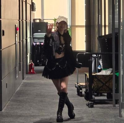 lefimies's profile picture. i got all i need and it's le sserafim!!