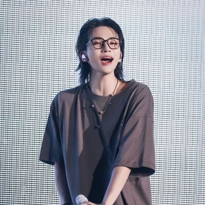 Evshqlee's profile picture. caratgene.