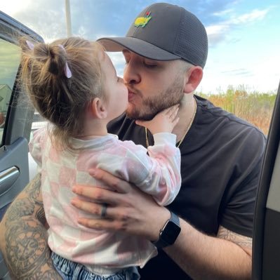 Former Goalie for @RITMHKY / Husband / Girl Dad / MMA Enthusiast / #FlyEaglesFly #RepBX #GDTBATH