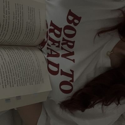 _bookbeau's profile picture. reading is my safest place and my wildest adventure