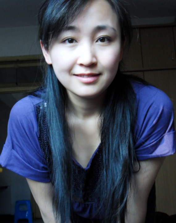 i'm chinese girl,i like learn english,i think that is a good way to learn english,and i can make friends in here.