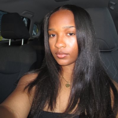 nandiasiya_'s profile picture. 504