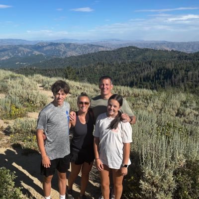 ✝️Married to superwoman @pbusch7 | Father of 2 wonderful kids | @BroncoSports Assistant AD for Sports Medicine/Head FB AT @BroncoSportsFB | @BroncoSports_AT