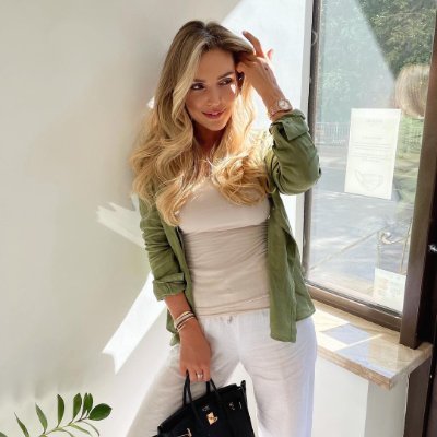 Ellie23761213's profile picture.