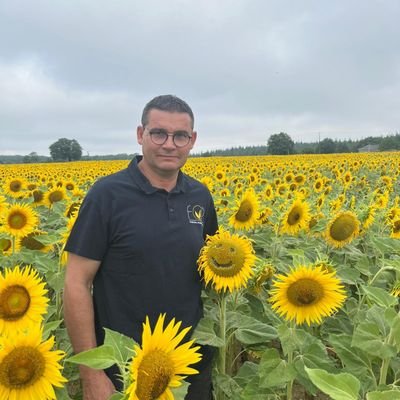 Céréalier, passionné par le végétal. Administrateur @fopproducteurs @terresinovia Responsable section grandes cultures @FDSEAVendee