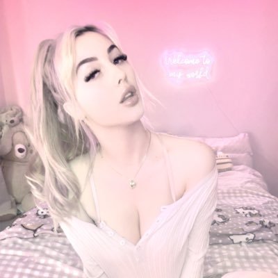 spoiled pink hair princess & professional cash brat ⋆. 𐙚 ˚ auto-tweets/backup @youpaykirby °ʚ🎀ɞ°