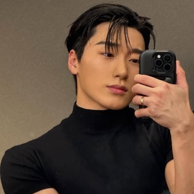 yompyon00's profile picture. 