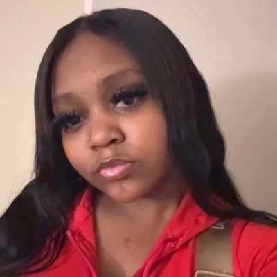 xlilvaay's profile picture. 