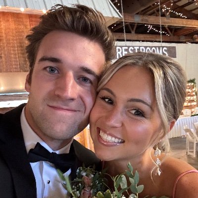 kaylaalenahan's profile picture. “it is Jesus you seek when you dream of happiness; he is waiting for you when nothing else you find satisfies you.” -st. john paul ii 🌸☀️ 🩵