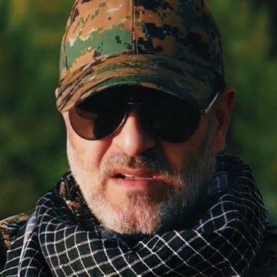 لاقيود لي.. ولاهتم بافواه البشر.. ولاتعجبني اجواء المجامله ..إن احببتك سأخبرك.. وإن گرهتك لااراك..