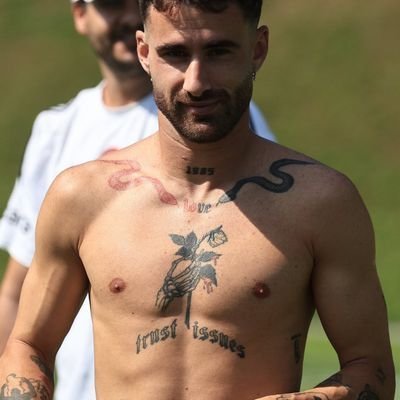 Biz bu hayatta en çok Beşiktaşı sevdik ❤️🦅
-MUSTAFA KEMAL ATATÜRK ❤️🔥
Son holigan #optikbaşkan atkın emanetimizdir....