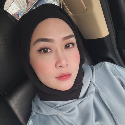 I'm an Account Manager at International Holding Company (IHC). I also engage in some business activities that provide additional income. I’m involved with DYXY