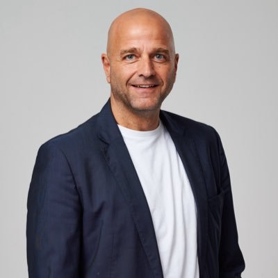 El futbol forma part del meu ADN. Exjugador i exdirectiu del Barça. Culer, sempre. Crec que el Barça ha de ser un referent global arrelat en l’orgull local.