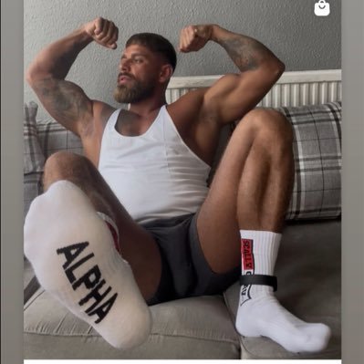Alpha King 💪👑Payed To Exist💰💷Muscle God/Financial Predator 🤲🏋️You Pay I Grow📈Bow & Obey🙇♂️ https://t.co/pdweUfTknq https://t.co/Z8th2cSewI