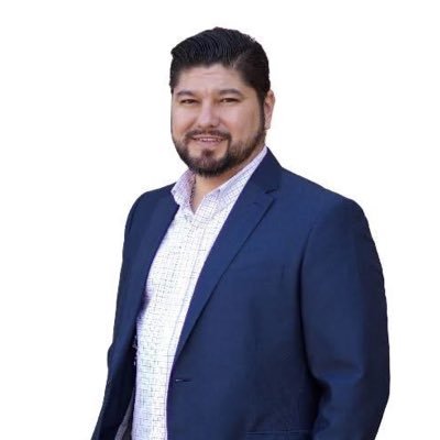 🗝️ Luxury Listing Specialist 🗝️ . 🏡 Unlocking dreams one door at a time! 🏡 . BUY | SELL | INVEST . brokered by LPT Realty