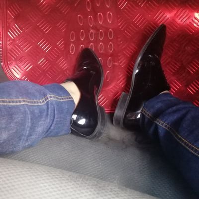 Ínter, machín, chaparrico, buena nalga y verga 😅🫣
Me late la lencería, sheer socks, zapatos de charol y formales brillosos y los vatos machines 🔥🍆🍑💦