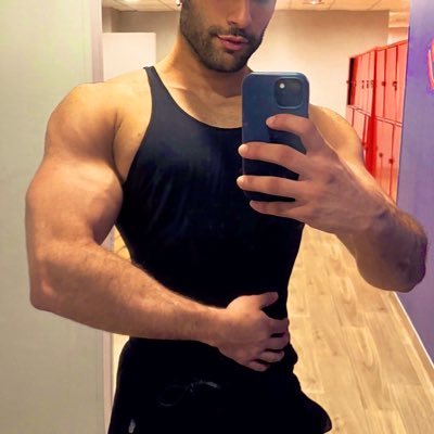 NSFW acc 💪🏼 flexing, worship domination & lots of underwear — Full vids ONLY on my New JustForFans page. — special request $$ DM 😈 https://t.co/VAzdsbH7dO