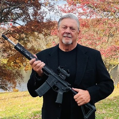 lon33741503's profile picture. 
