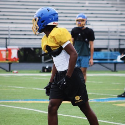 fredericksburg,VA | Sophomore | C/O 2028 | WR/DB/SAFETY/Athlete | 5’11- 170 | GPA- 3.6 | josiahwright405@gmail.com contact- 703-731-3571🏈