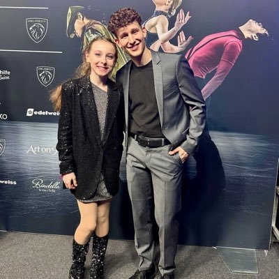 ⛸️Figure skating enthusiast | Librarian 📚 | Passion for books, life and travel| Supporting Elisabeth and Lukas| Let's laugh and dream together!