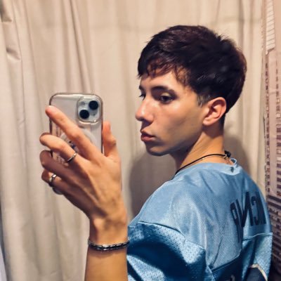 nnicoo_f's profile picture. ig: nnick_f 🖤⚡️