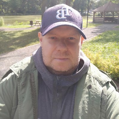 Sociologist 👨🏫
Conservative 🌳, Republican 🐘 and Zionist 🇮🇱
Fan of Football ⚽ and Tennis 🎾
Book lover 📚
Happy Husband 👫 and Proud Father 👨👦