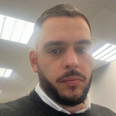 Entendo de investimento, passo muita raiva com o Corinthians, um dia serei black belt 🥋e sou pai duma princesa.