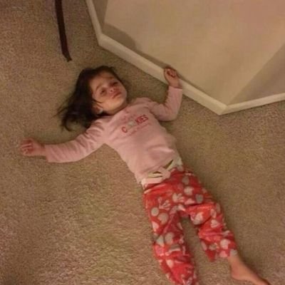 liyamr203's profile picture. غمامو بغل کن،شاید خنده برگشت؛