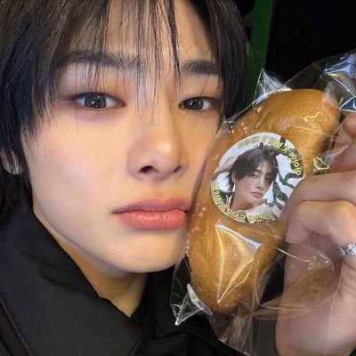 ‧₊ ᵎᵎ 8 is fate ⋆。˚ ᡣ𐭩 felix utted ⋅ ˚✮ escrita por hyunho . 𖦹˙— vai ver o skz (algum dia) ˚₊‧