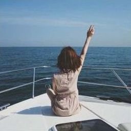 Elouvad895233's profile picture. 