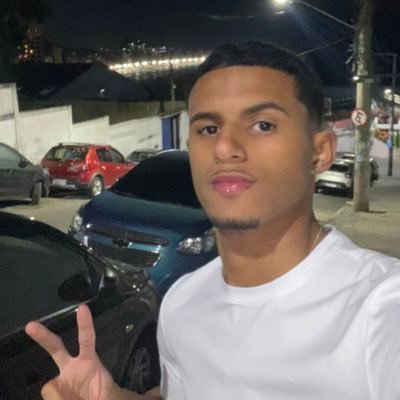 @Fluminensefc • talk to everyone, walk with few and trust only in God. 🍃🤟🏾
