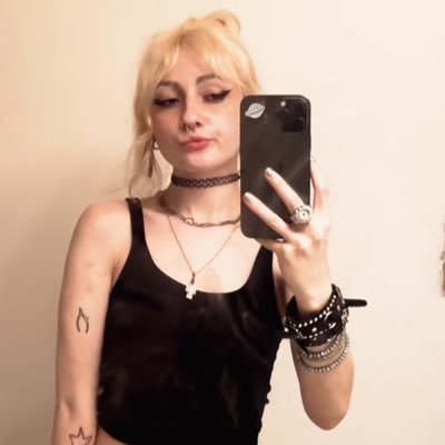 Blocking time wasters! No Snapchat! I ONLY TAKE CASHAPP!! petite stoner 🍁 💨. Not new at selling @leximcclellan65 is my old acc