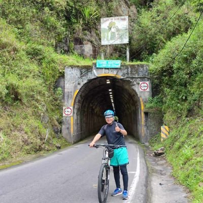 El campo, entre montañas y ríos, amo la naturaleza y lo sencillo.
|
Comunicación/
Pedaleo, luego existo.
-cicloturismo
-@panasenbicigye