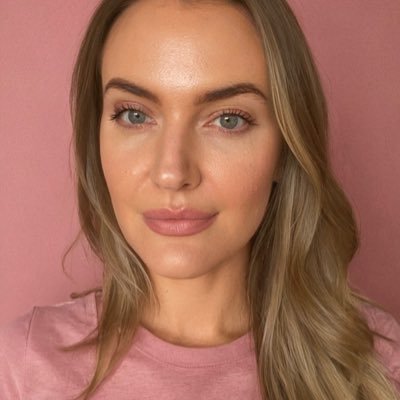 Communications at @compassroseGR. Former Senior Communications Advisor for @cafreeland. Loves media, styling, & pilates.