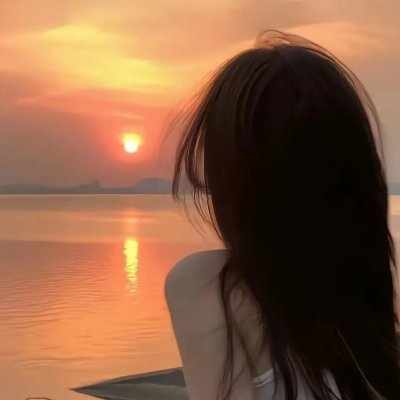 soty_plus's profile picture. Life is not elsewhere, the present is everything