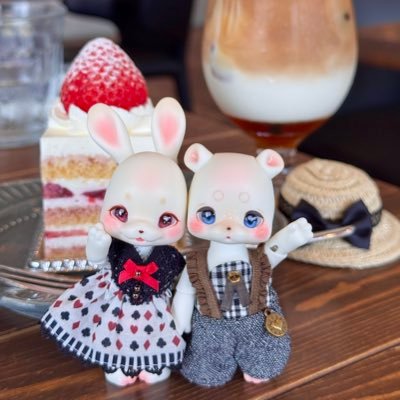 ドールの沼にハマり色々なサイズの子たちと暮らしています🎀 1/12から1/4サイズの我が子たちの可愛さに日々めろめろです❣️日々のいいねとリツイートありがとうございます!感謝です!!食べることが大好き😋時々えちえちな写真を投下します……💣