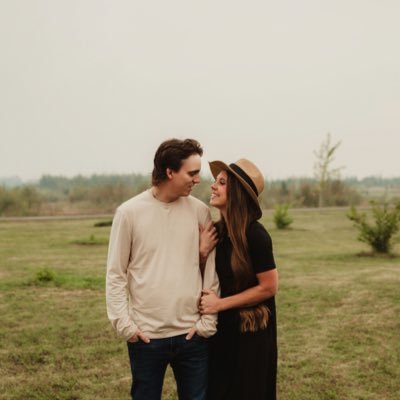 samcalds94's profile picture. 💍 wife 🫶🏼 mama