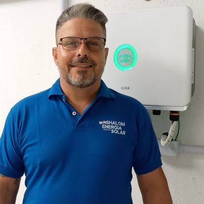 Cristão, pai, filho, irmão, tio...
De direita e anti-comunista.
Com esquerdista é poucas ideias.
E TODES SÃO MEUS OVES.