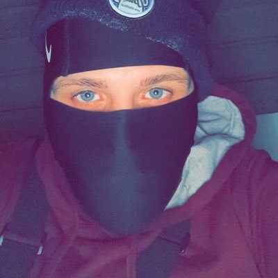 CanYouSNELLthat's profile picture. why do some y’all take this app to heart?