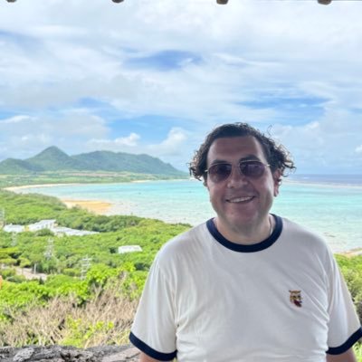 Founder & CEO of @we_are_field; patriotic centre-left Labour; Man Utd ST holder.