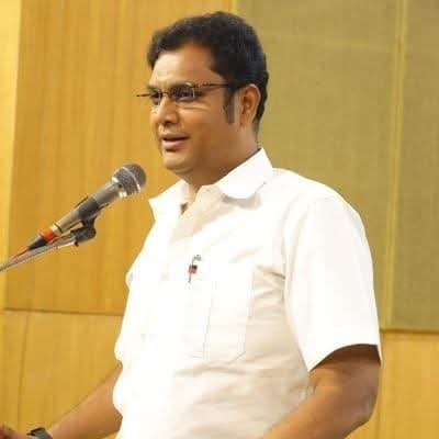 எதுவும் சில காலம் தான் நிரந்தரம் இல்லா உலகில்🖤❤️
சனாதன எதிர்ப்பாளர்.
வர்ணாசிரமா எதிர்ப்பாளர். United we stand I-N-D-I-A