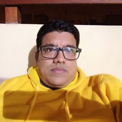 Tal vez pierda mil batallas, pero jamás perderé mi fe y mi voluntad de seguir adelante.. Amante de la vida y el respeto a los demas, DIOS es la base....