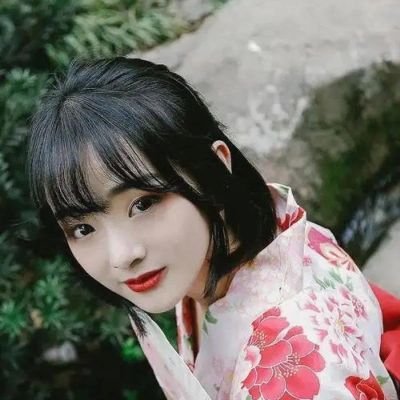 お金がなかった生活から見事脱却!もうあの苦しい生活には戾りたくない、戾らない。そして私と同じような経験をしている人の力になりたい。今の私にはお金も権力もある!