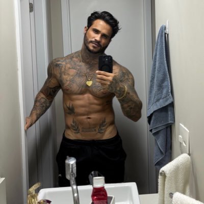 Aqui você pode encontrar o meu conteúdo +18 https://t.co/QetmjhDZoI