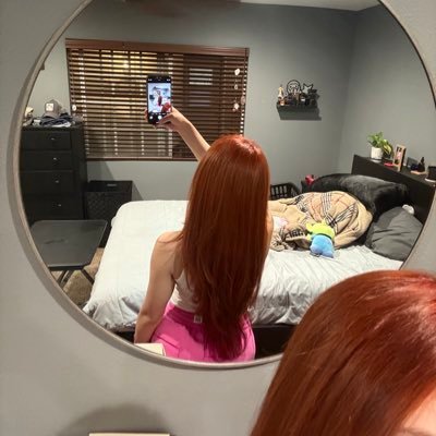 vpeez's profile picture. 1 of 1 of none