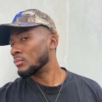 IVAN ZAY | Name’s not Brad | I do creative things & I work in Fashion | Hampton U Alum | @earstyle IG: @imkbrad