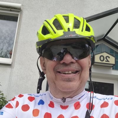 FrankDemuth1's profile picture. 61, gedient, 2 Staaten und Pensionär

4 x vereidigt, 1987-2025 im selben Bereich und selbe Polizeiwache. 

viel erlebt, was sogenannte Historiker nicht wissen.